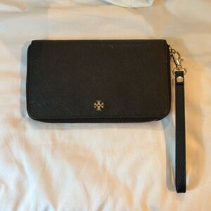 Tory Burch Robinson Leather Zippered Wallet / Wristlet